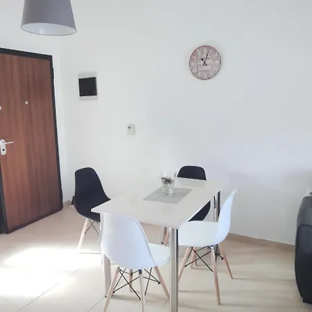 Nikos Apartment *