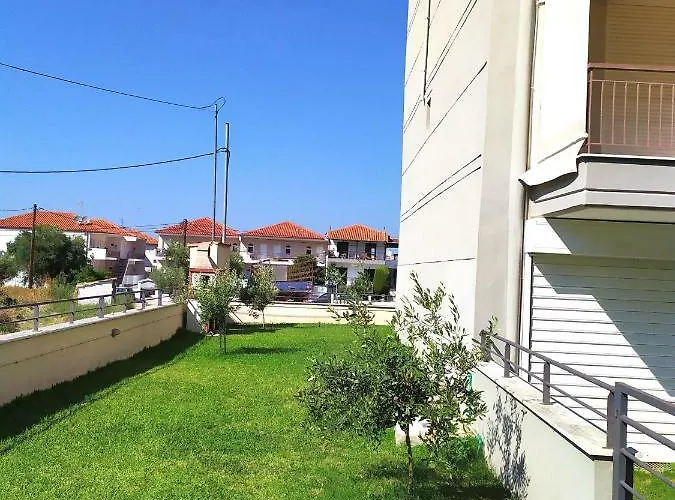 Nikos * Polychrono