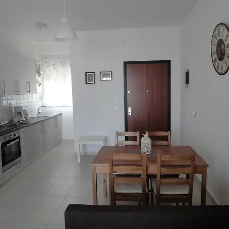 Nikos Полихроно